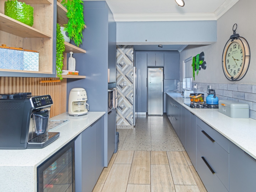 6 Bedroom Property for Sale in Kosmos Ridge North West